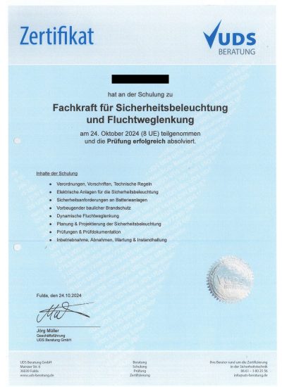 Fachkraft für Sicherheitsbeleuchtung und Fluchtweglenkung